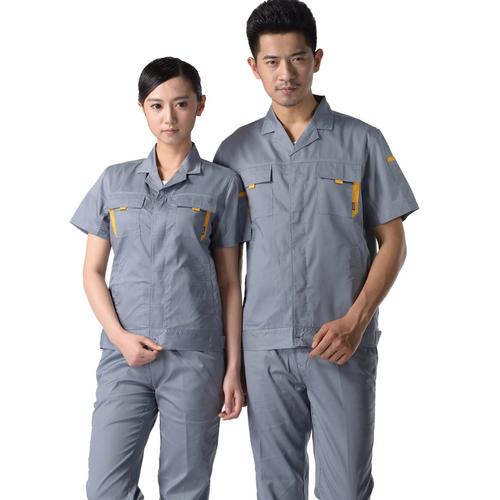 胡敏华,公司经营范围包括:服装加工,销售;面料,劳保用品